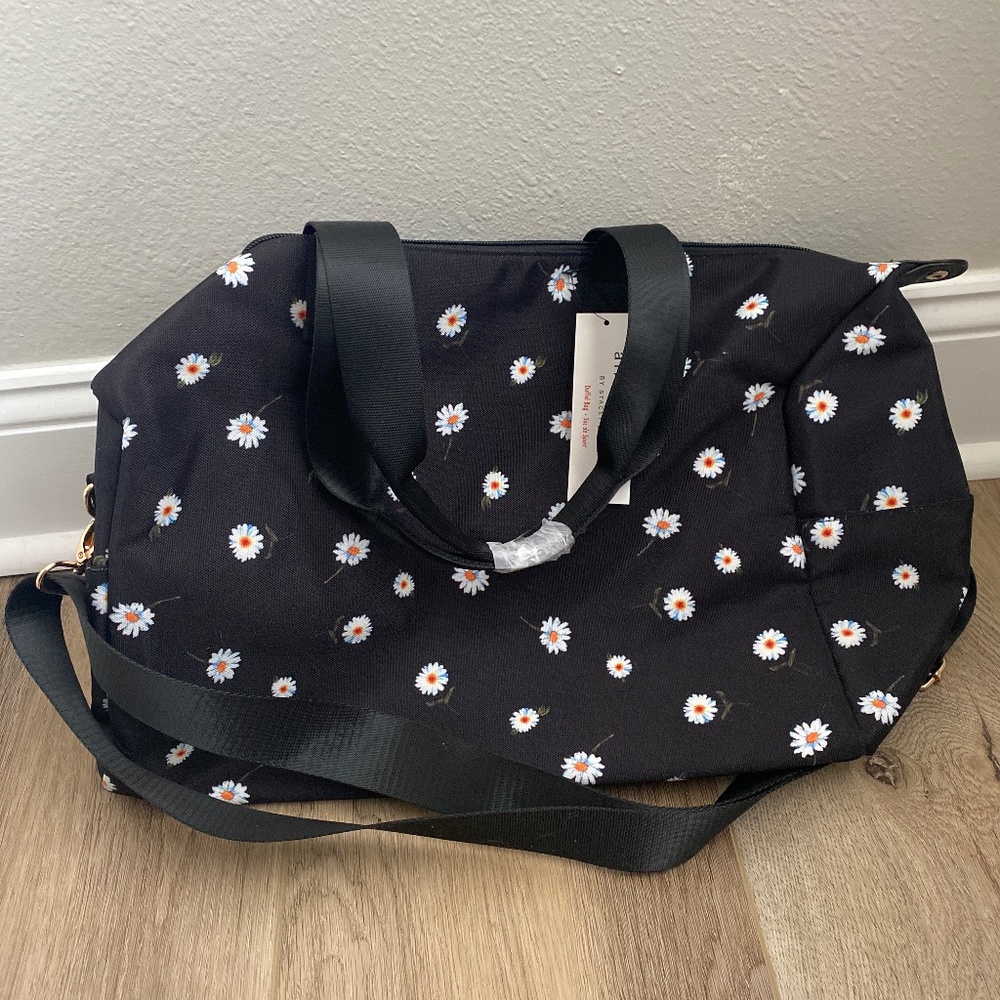 Women’s alice+Olivia duffel bag